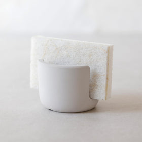 Selegna diatomite stone sponge caddy, front view, quick-drying to reduce mess.