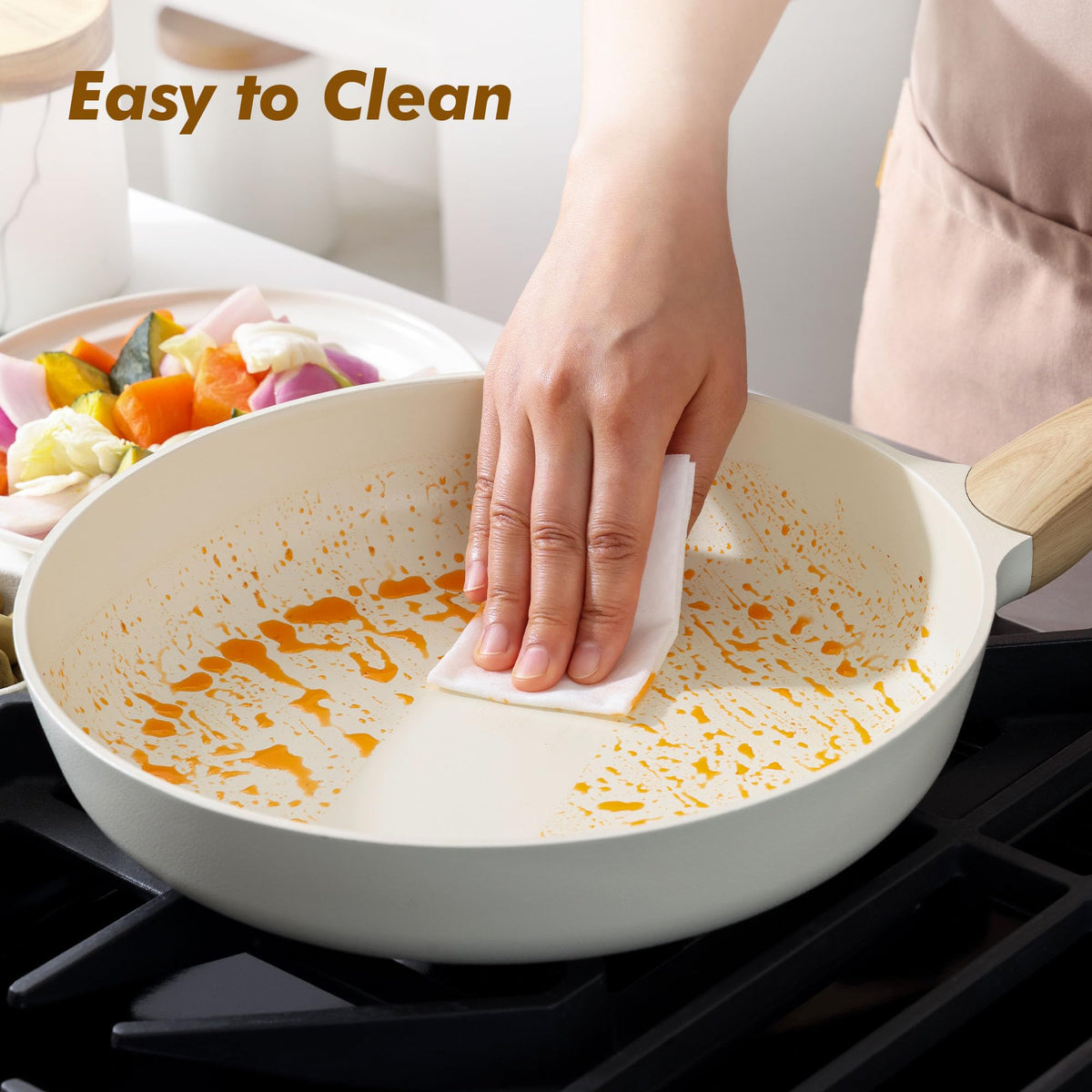 SENSARTE 8-inch pan with lid ideal for eggs.
