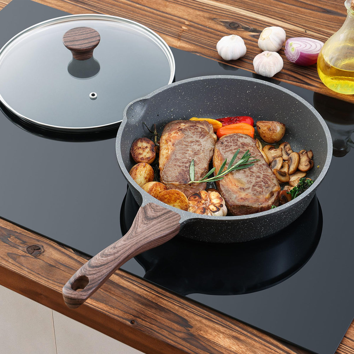 SENSARTE nonstick surface easy to wipe clean after cooking.
