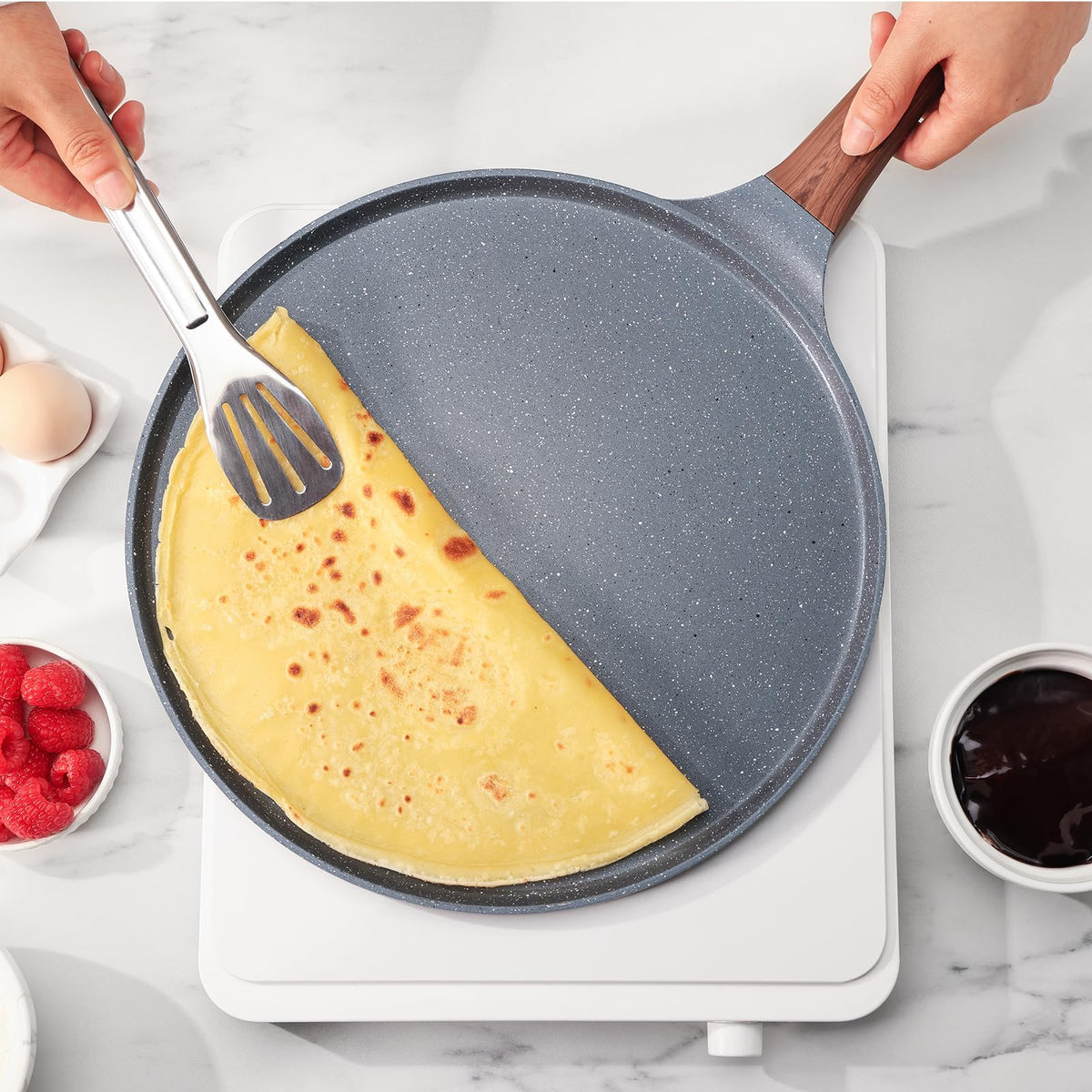 SENSARTE stay-cool Bakelite handle stays cool while cooking.
