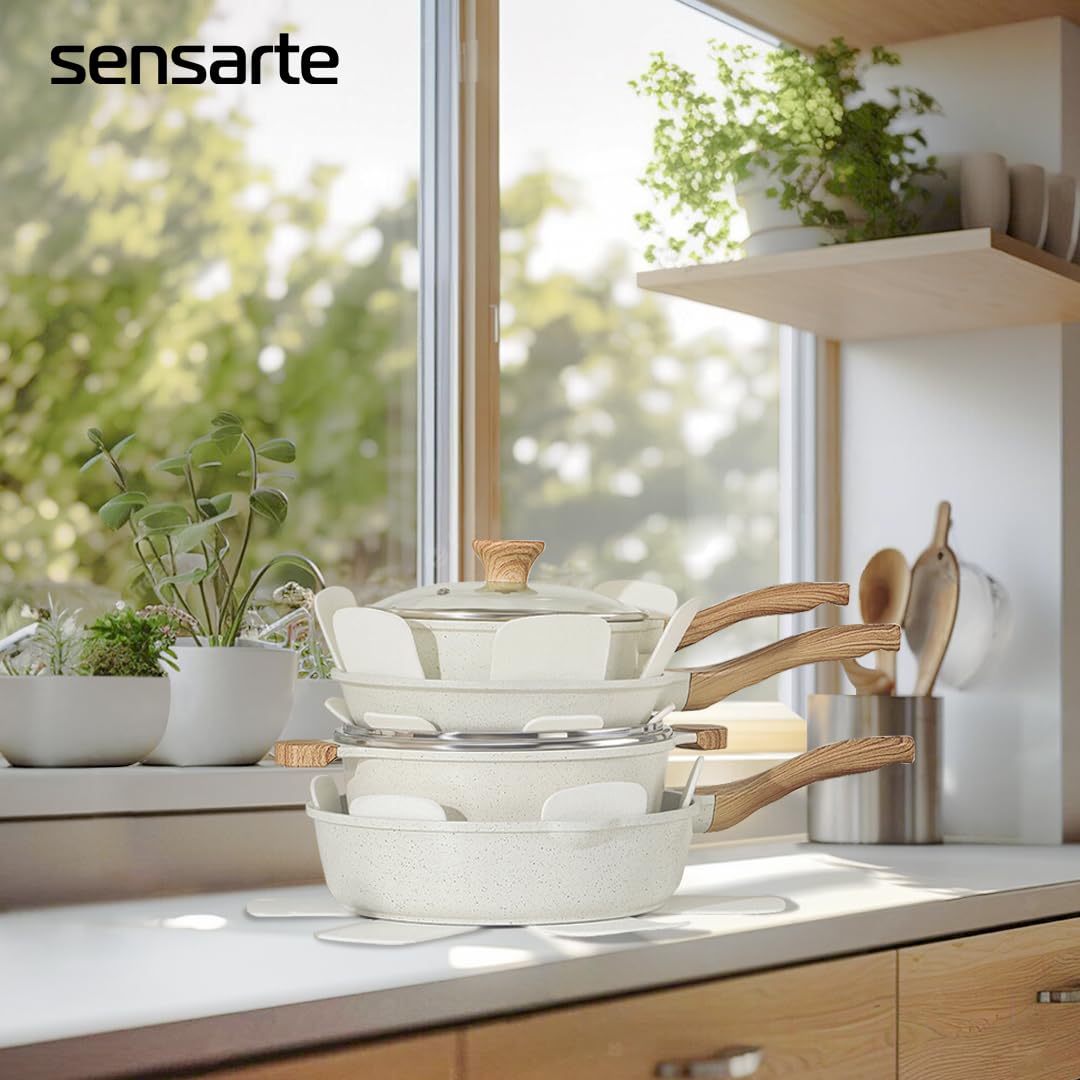 SENSARTE tempered-glass lid, monitor cooking without lifting and splatter.