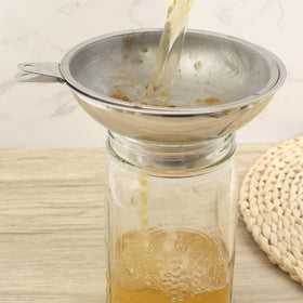 Serinar regular-mouth-funnel focus compatible with jars for precise pours.