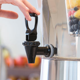 Service Ideas CBDRT5SS BPA-free Tritan body highlights durable glass-like appearance.