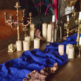Seveups 12-pack table runners arranged for a banquet setting.