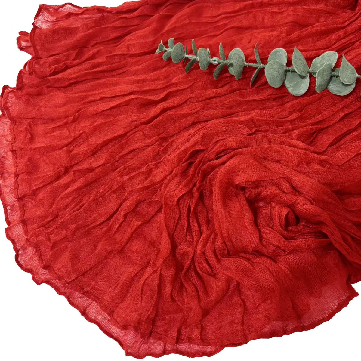Seveups wrinkled craft detail creating natural folds for a refined table setting