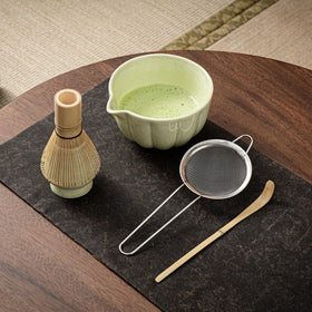 SFTXEY chasen holder keeps whisk dry and organized after use