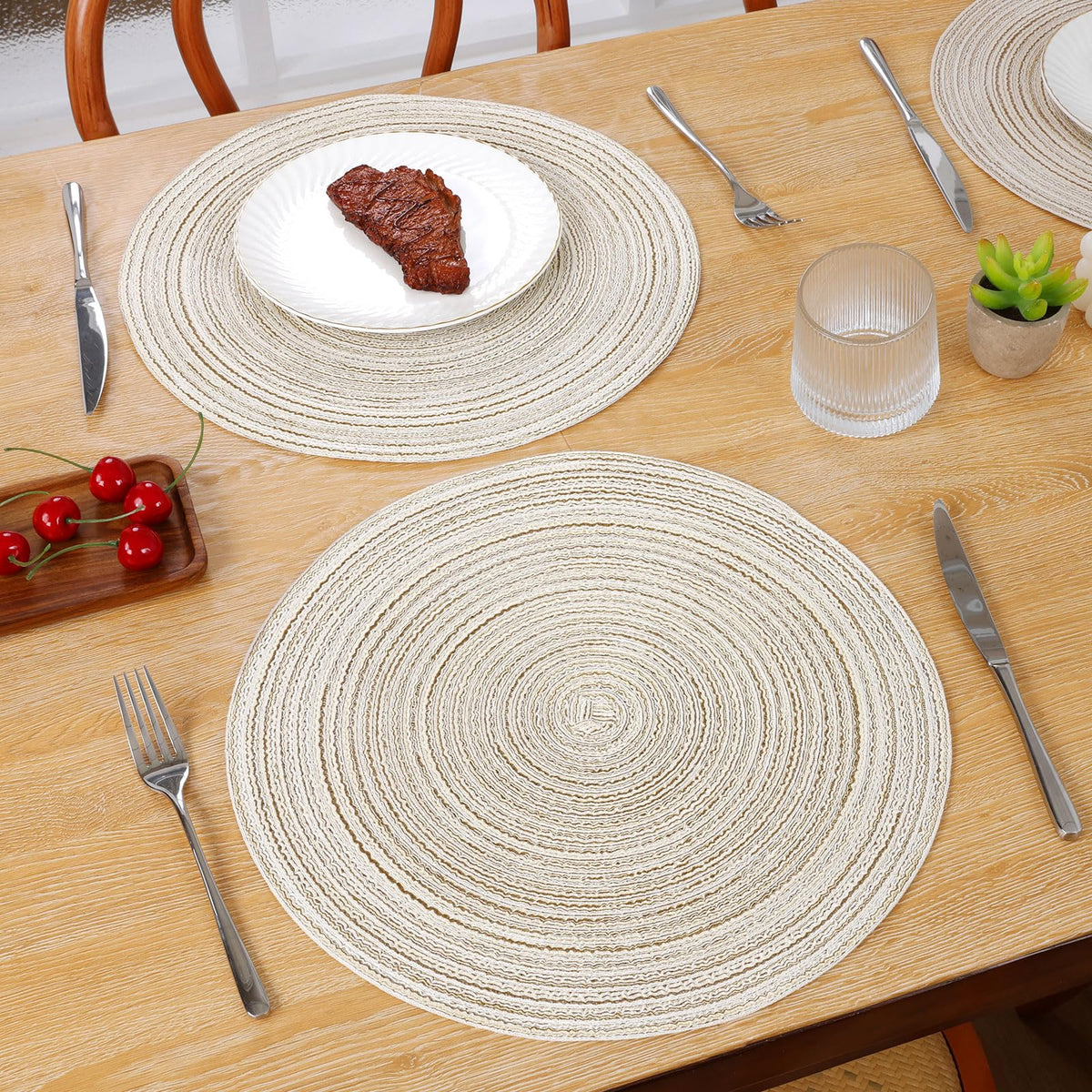 SHACOS 15-inch mats pair with plates for everyday dining