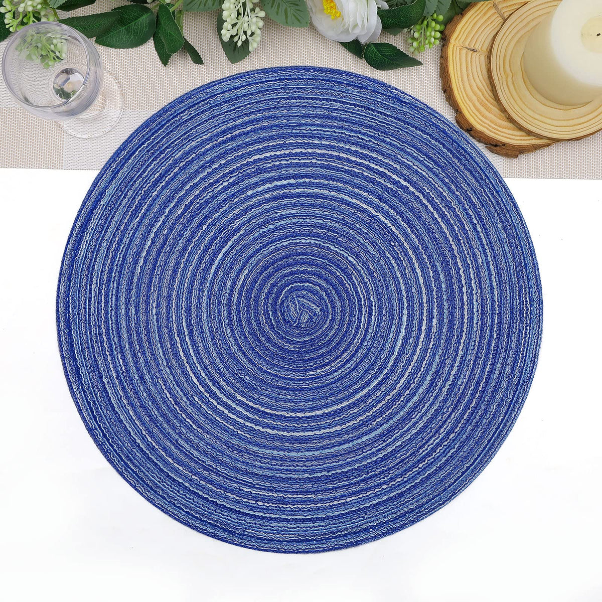 SHACOS placemats maintain a neat look with minimal wrinkling.
