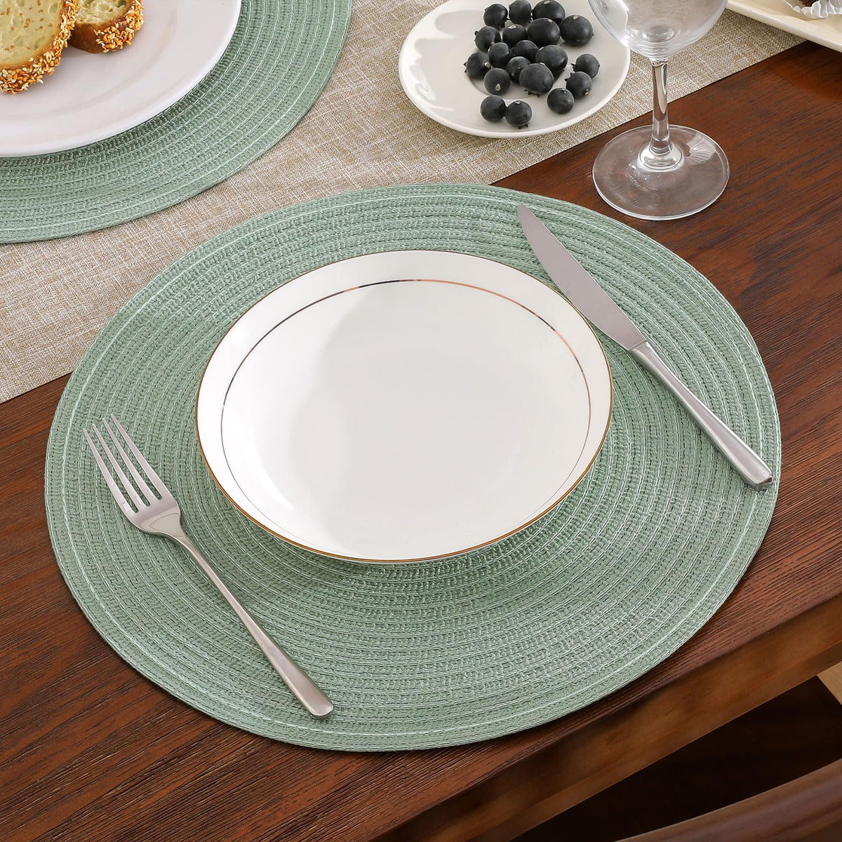 SHACOS four-pack round placemats for dining and coffee tables