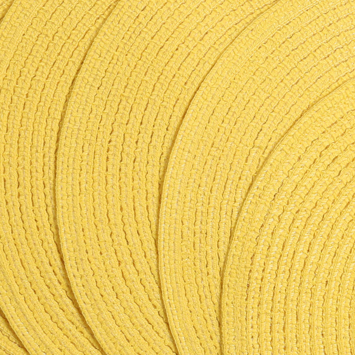 SHACOS 4-pack round placemats fold for easy transport and storage.