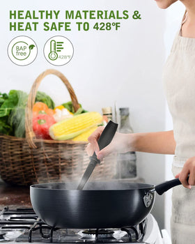 Shadowgallery meat chopper ergonomic handle fits the hand for comfortable chopping.
