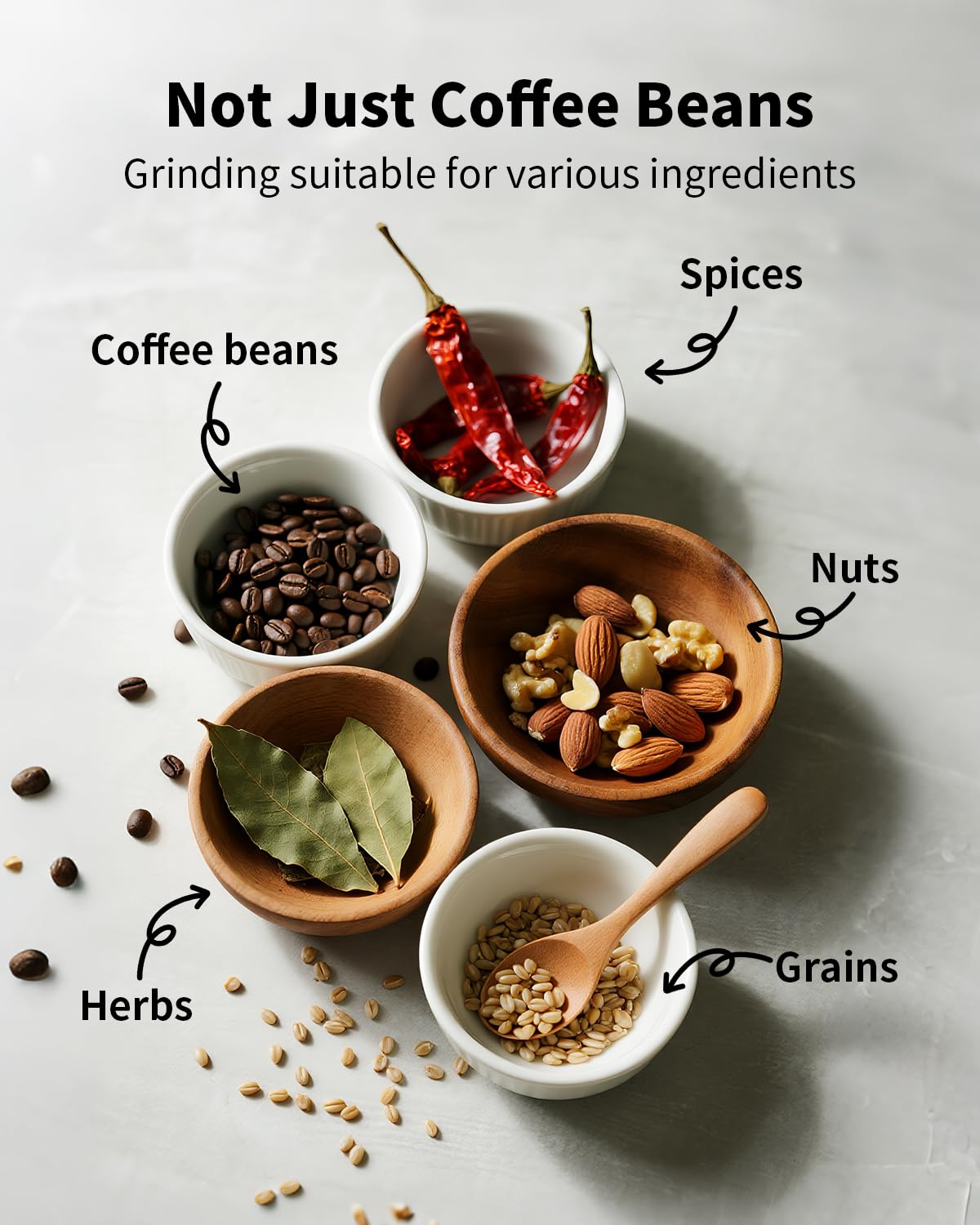 SHARDOR 2-in-1 coffee spoon with brush for easy cleaning after grinding.