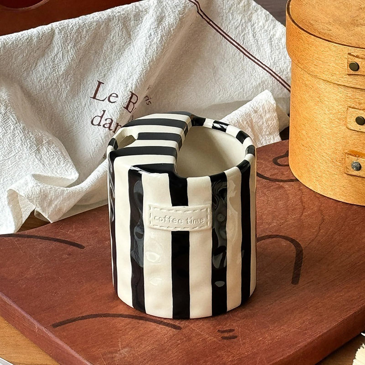 Shelprojsu gift-ready striped mug, a thoughtful option for special occasions.