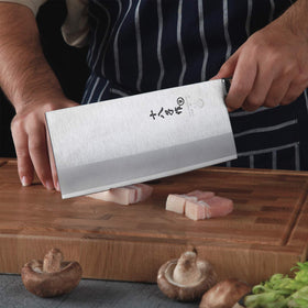 SHI BA ZI ZUO cleaver suitable for home cooks and professional kitchens.