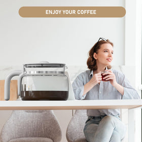 Shonshon 10-Cup Carafe glass detail highlights heat-resistant borosilicate material