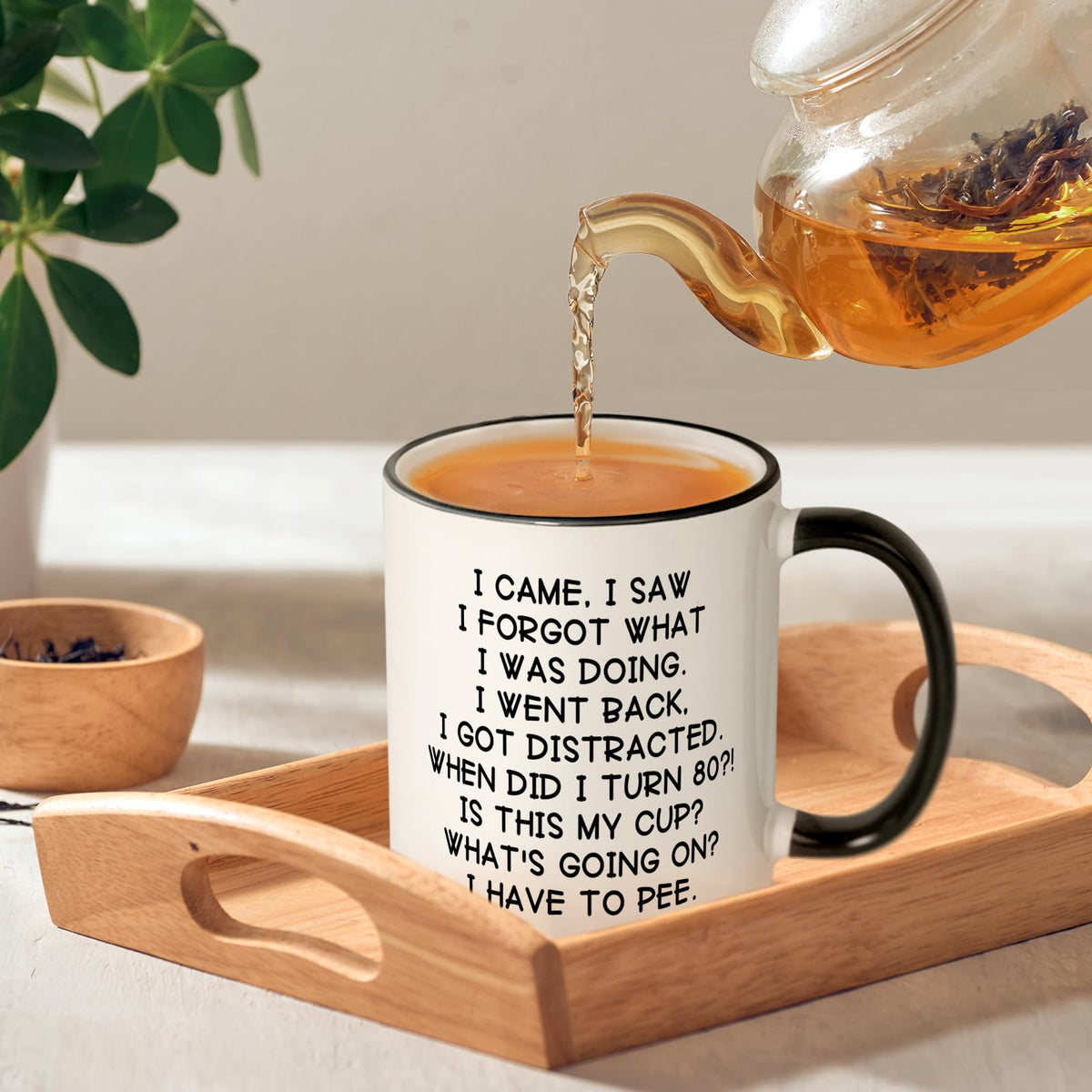 Shqiueos gift box keeps the mug safe and ready for gifting