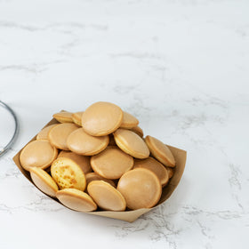 SIJIDING Mini Pancake Maker heat-insulated handles prevent burns.