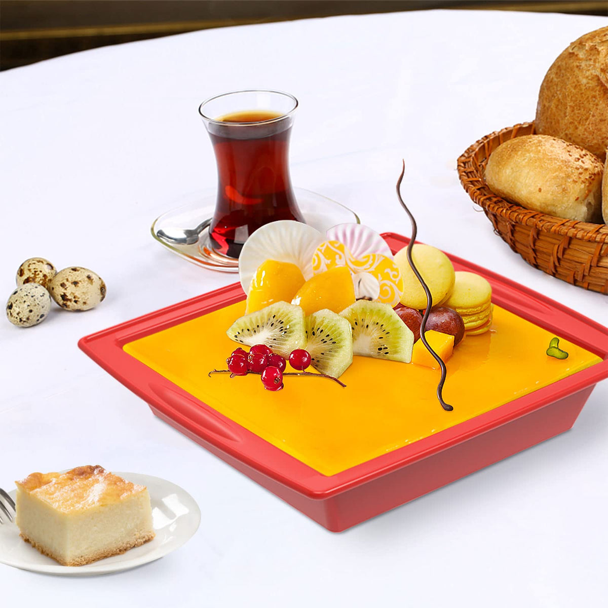 SILIVO square brownie pan image highlights versatile nonstick surface for neat edges.