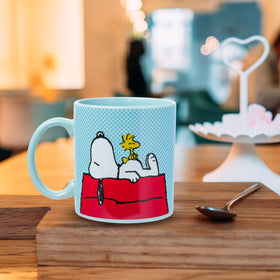 Silver Buffalo 20-ounce mug provides large servings for coffee lovers.