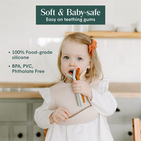 Simka Rose cleaning brush included with the silicone straw set