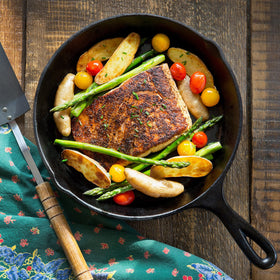 Simple Chef 10-inch skillet close-up highlights durable seasoning and steady heat.