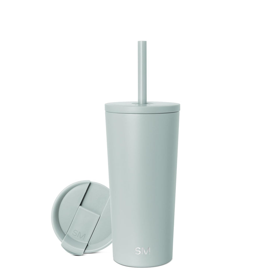 Simple Modern Classic Tumbler with sweat-free exterior for comfortable daily commuting.