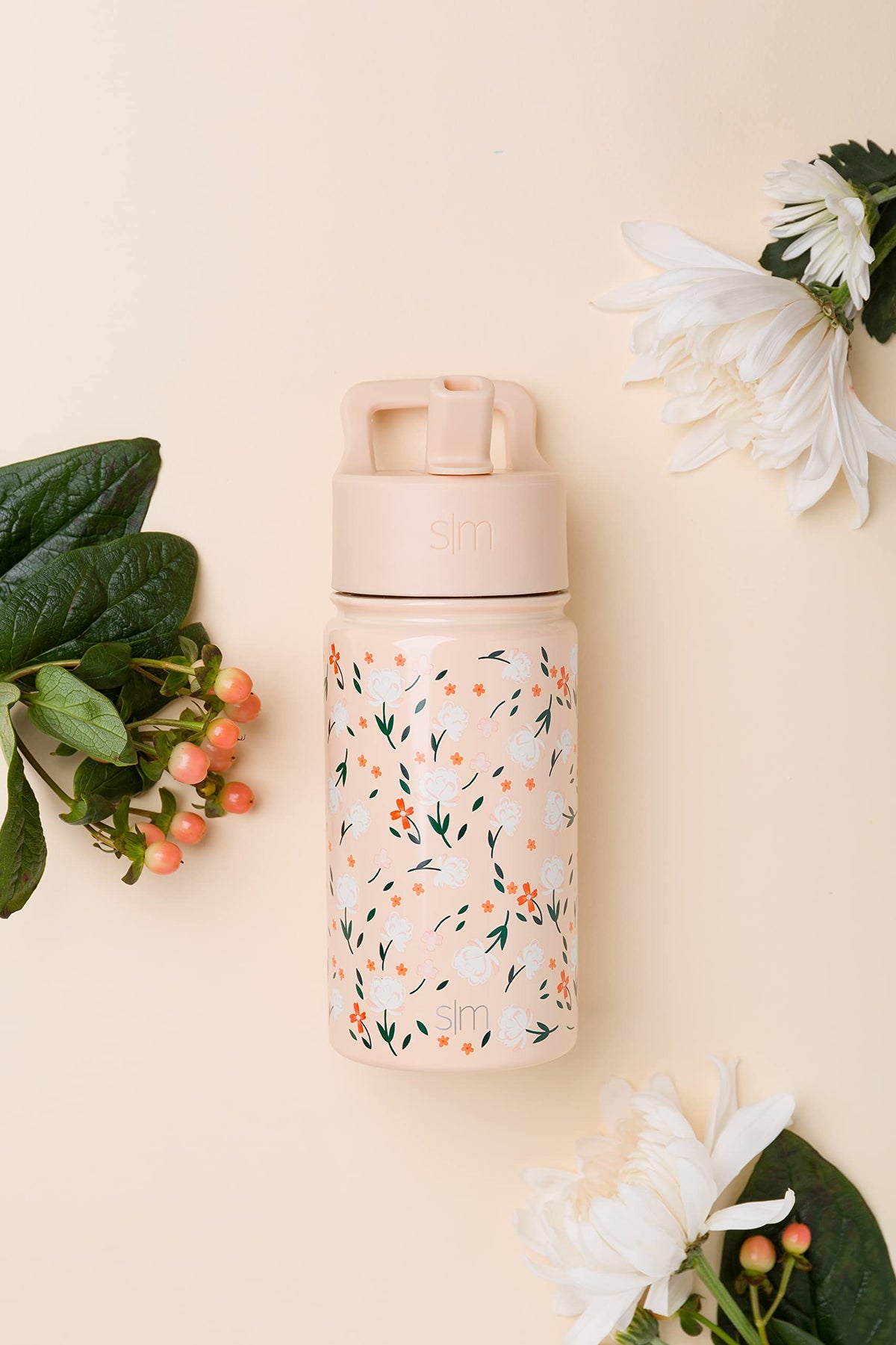 Close-up of the straw lid on the Kids Summit bottle, leakproof design