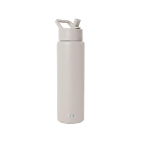 Simple Modern Summit 30oz bottle with straw lid demonstrates leak-proof design.