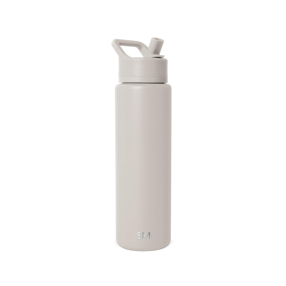 Simple Modern Summit 30oz bottle with straw lid demonstrates leak-proof design.