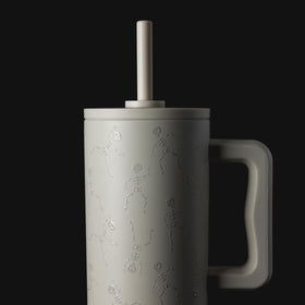 Simple Modern Trek Signature ceramic-lined interior preserves flavor while maintaining temperature.