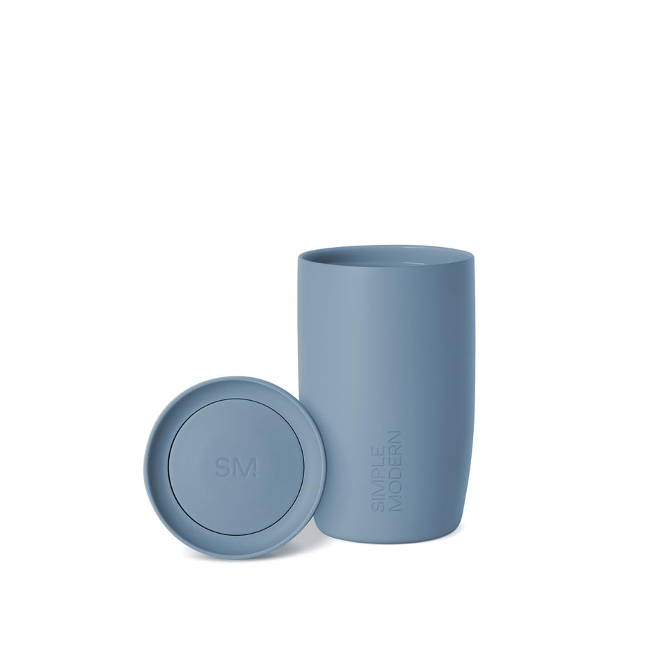 Simple Modern Voyager 360° lid for easy sipping on the go.