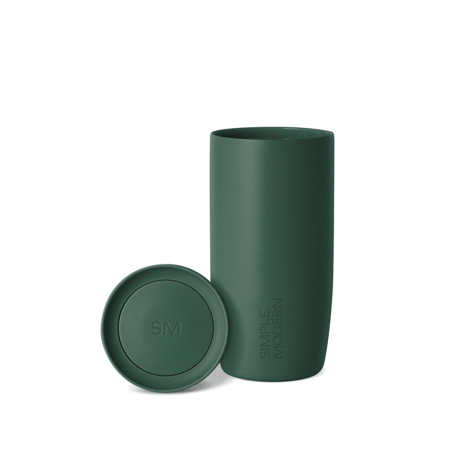 Simple Modern Voyager Signature 360-degree lid allows sipping from any angle and stays leak-proof when closed.