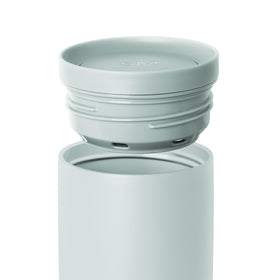 Simple Modern Voyager double-wall insulation keeps drink hot or cold for hours.
