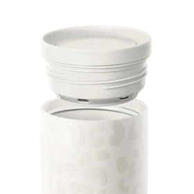 Simple Modern Voyager double-wall insulation keeps drinks hot or cold for hours.