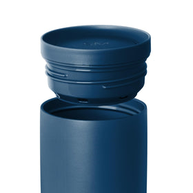 Simple Modern Voyager double-wall insulation keeps drinks hot or cold longer.