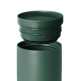 Simple Modern Voyager silicone base provides stable grip on surfaces.