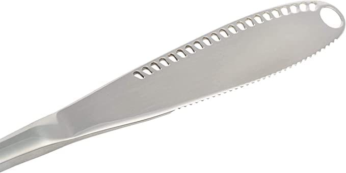 Simple preading ergonomic design enhances grip during spreading and decorating.