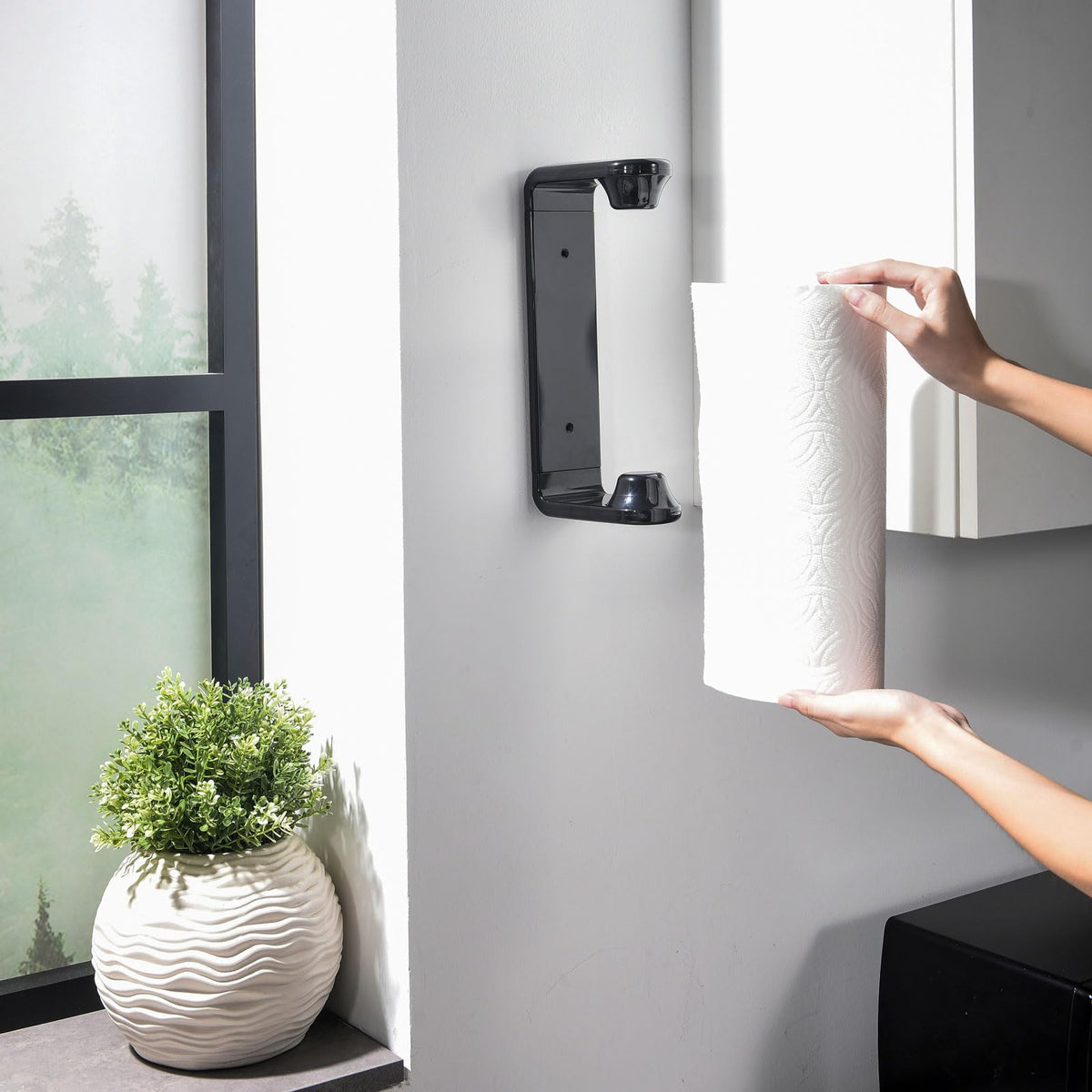Durable ABS plastic body of Simpletome black towel holder
