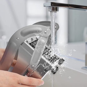 SIMPLI-MAGIC lever and blades demonstrate precise, consistent cuts for uniform fries.