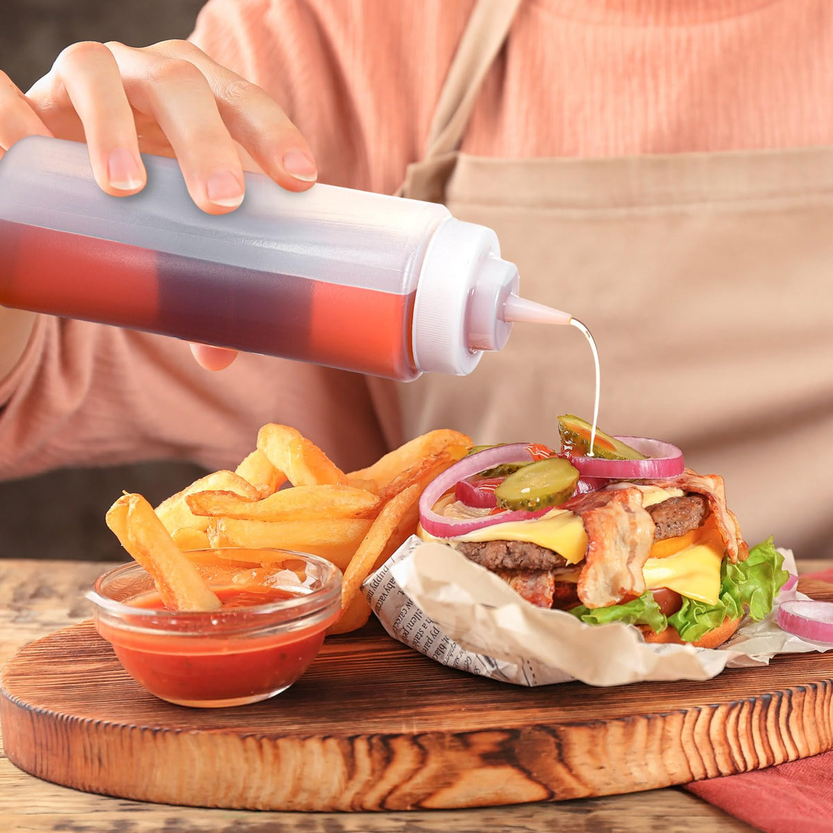 Singhoow versatile squeeze bottle for BBQ sauce chocolate and desserts