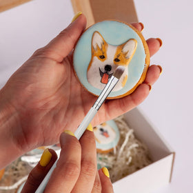 Sinmoe dessert decorating tools kit ideal for muffins, cupcakes, and cookies.