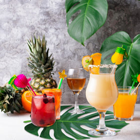 Sinmoe disposable paper placemats for dining tables, ideal for weddings and parties.