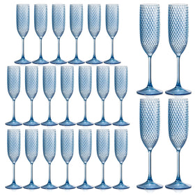 Sklenice vintage light blue champagne flutes for elegant toasts at weddings.
