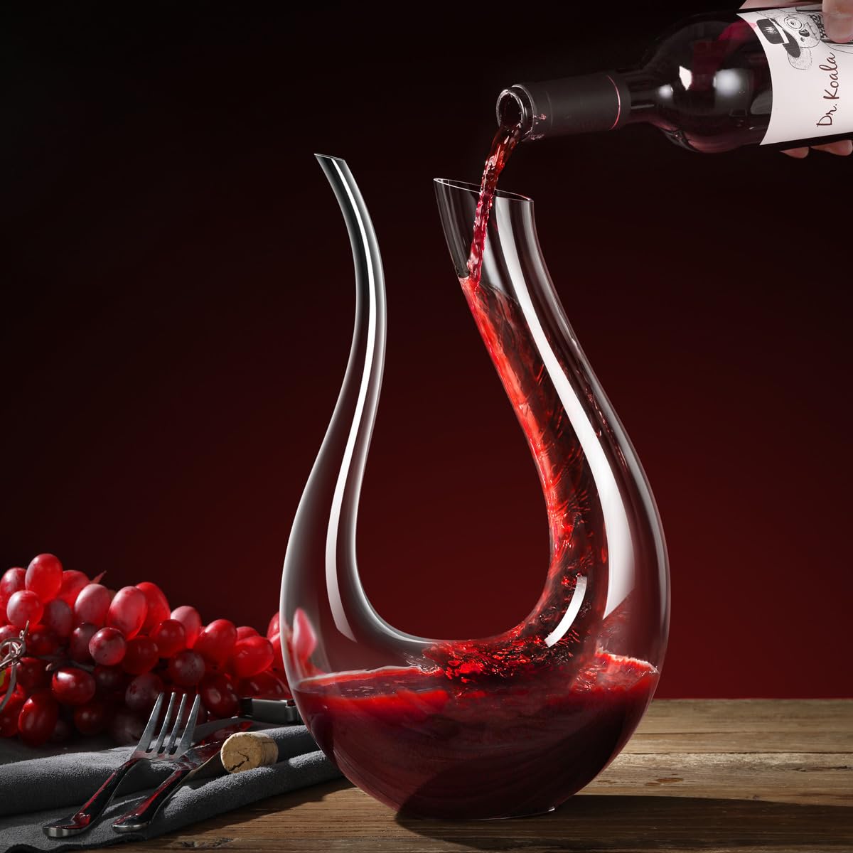 Smaier wine decanter slanted spout prevents drips while pouring