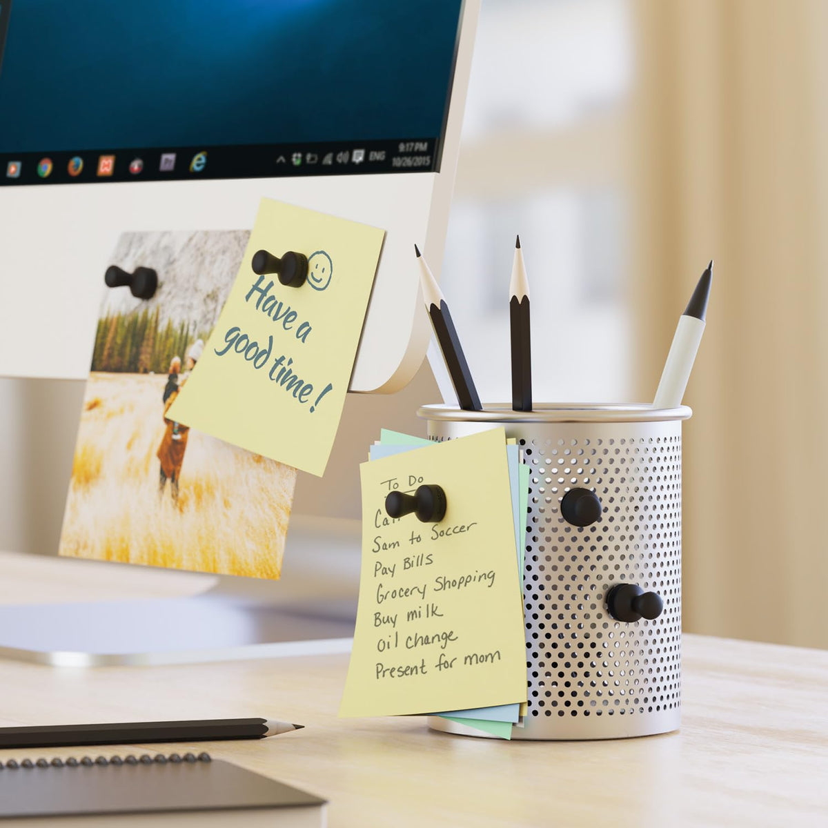 Smart&Cool compact magnets ideal for kitchen and classroom organization.