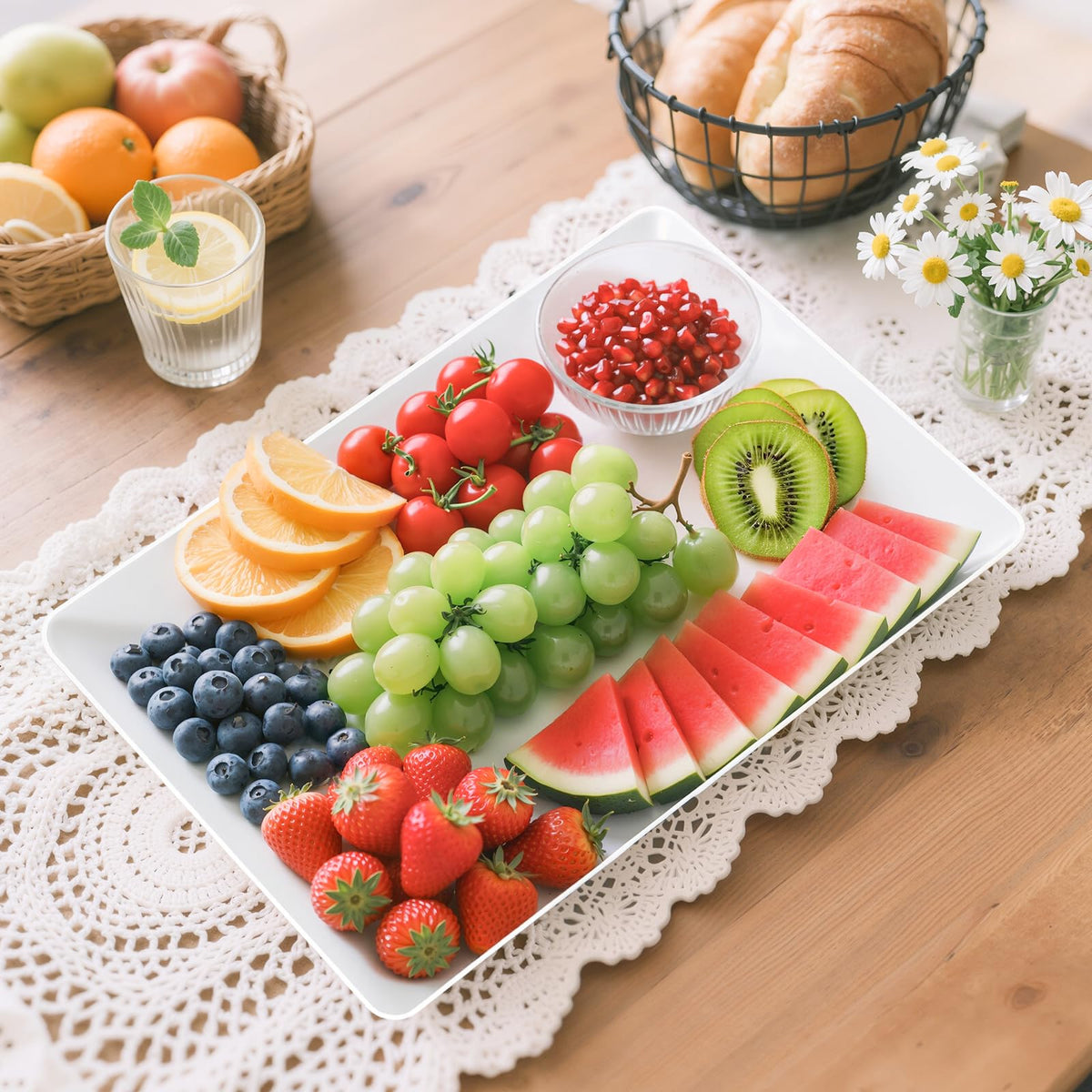SmartTrends portable tray for picnics and camping meals