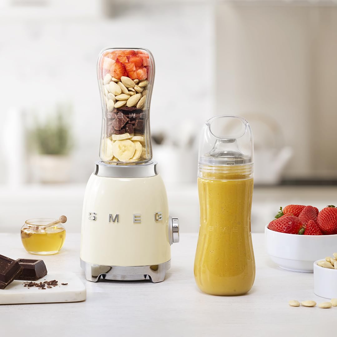 Smeg 50s Retro blender with two BPA-free 600 ml bottles for on-the-go smoothies