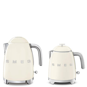 Smeg Mini 50's Cream lid detail with chromed rim for a premium, easy-to-clean finish.