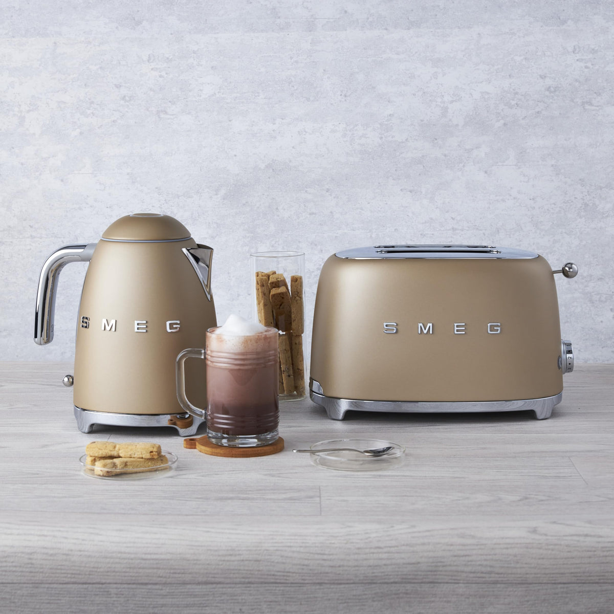 Smeg TSF01CHMUS six browning levels help you perfect your toast.