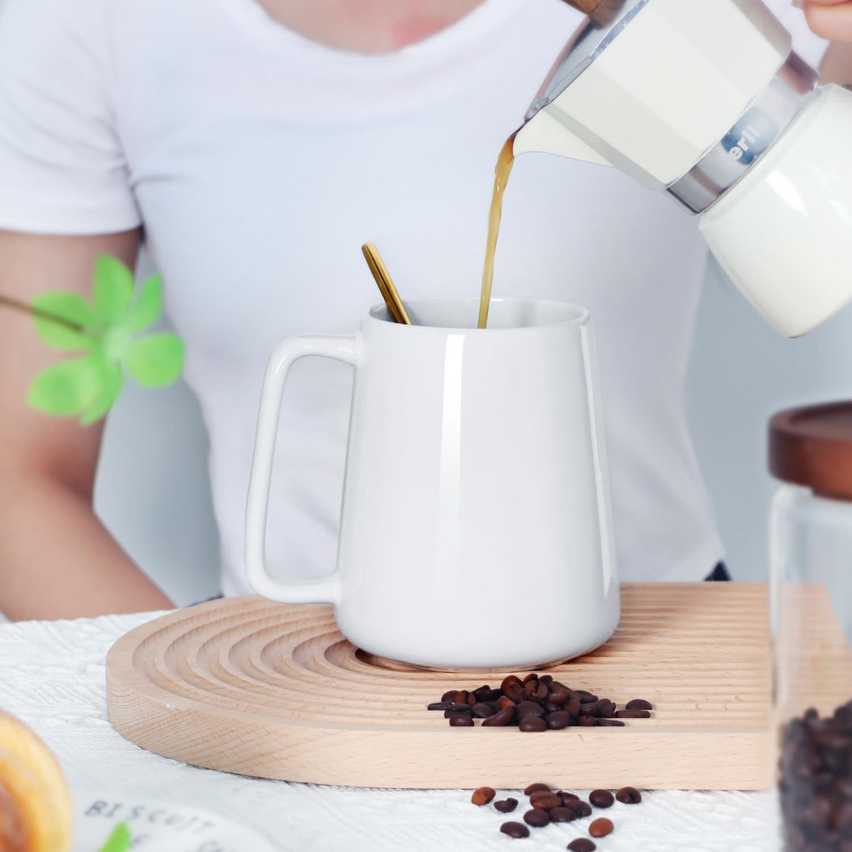 Smilatte gift-ready mug makes a thoughtful present for coffee lovers.